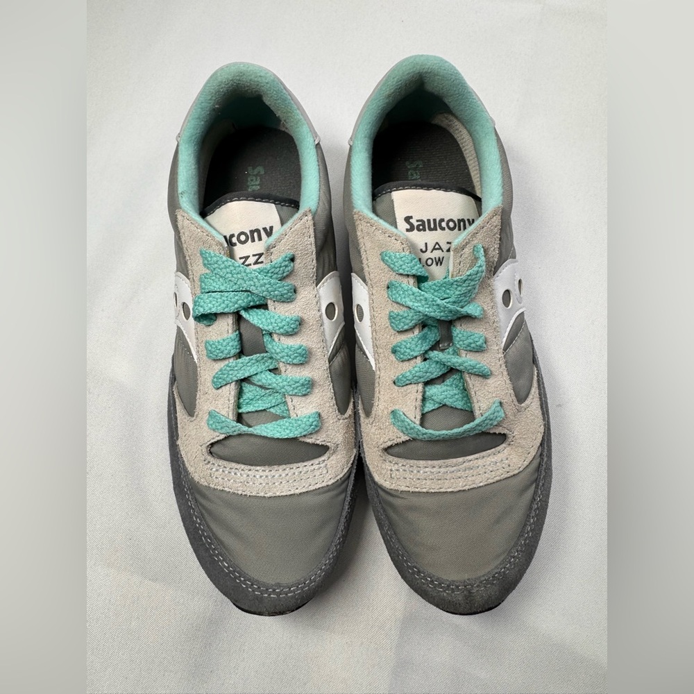 Saucony Jazz Low Pro Sneakers | Gray & Mint | Women’s 6